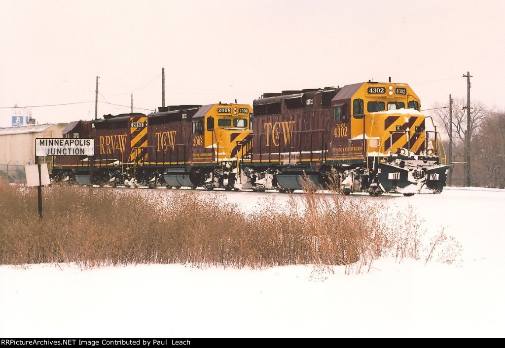 Paused Turn waits for clearance to continue